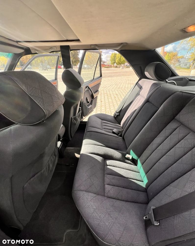 Mercedes-Benz Klasa E - 11