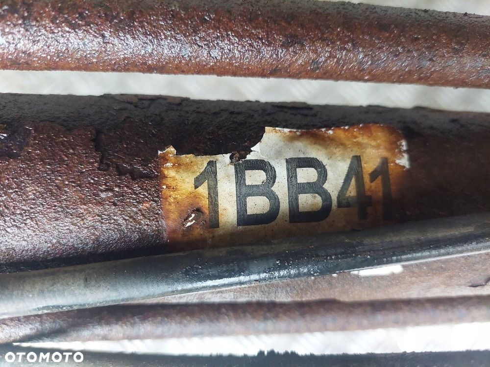 BELKA OŚ ZAWIESZENIA TYŁ CITROEN SAXO I 95-99r - 2