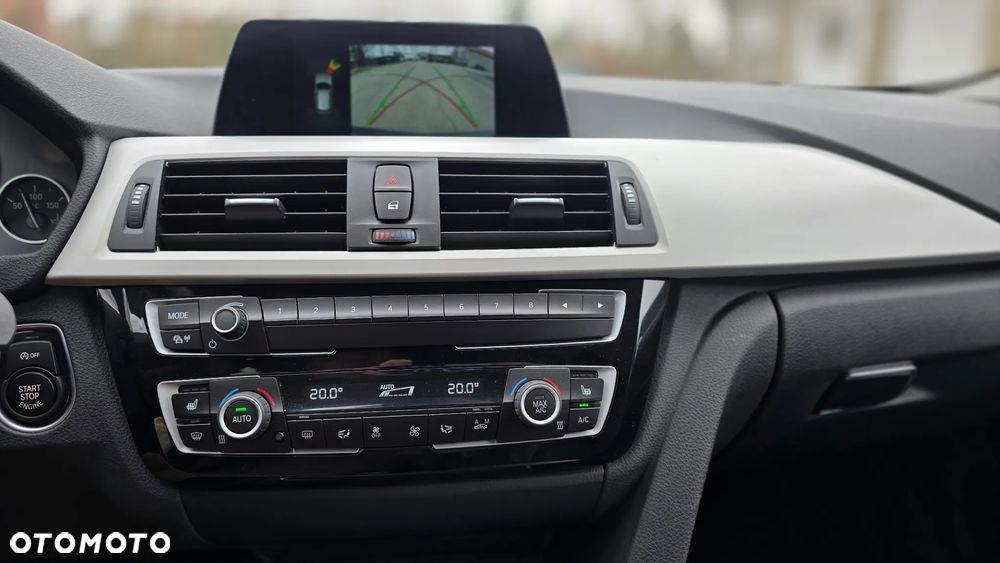 BMW Seria 3 318d Sport Line - 30