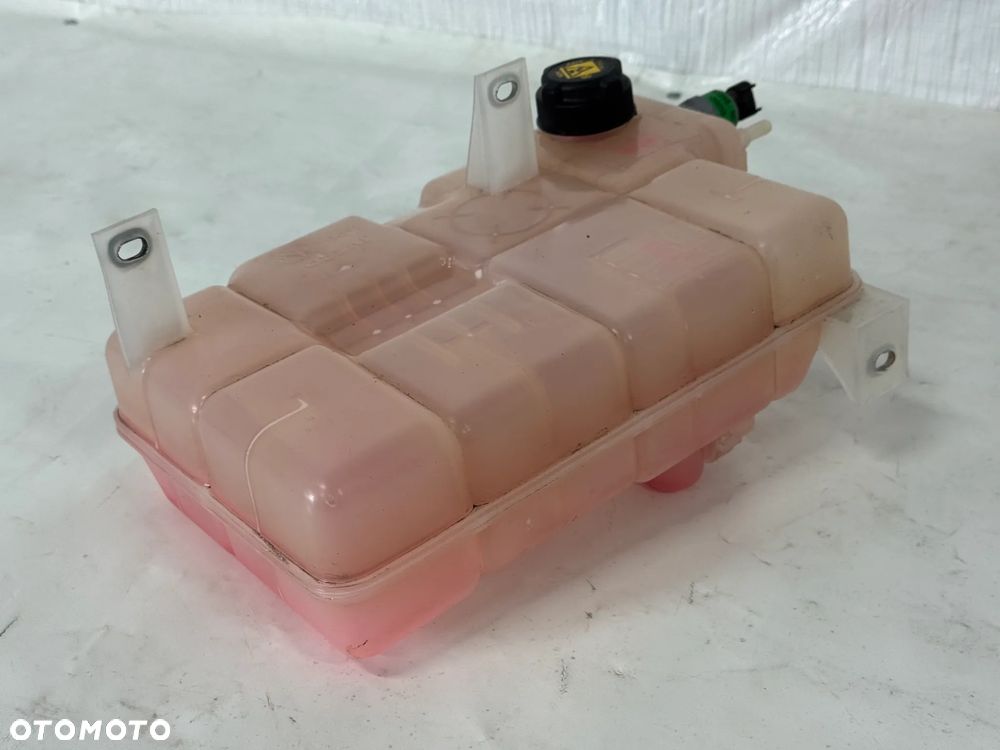 Iveco Daily zbiorniczek płynu chłodzącego 5801255878 - 3