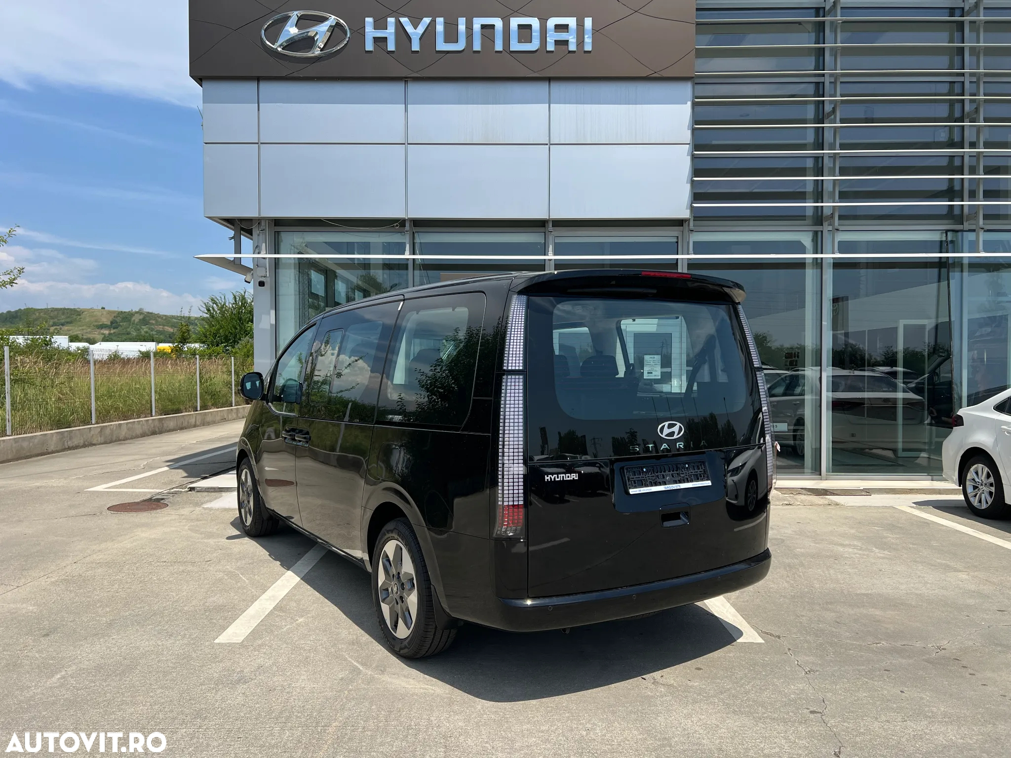 Hyundai STARIA - 4
