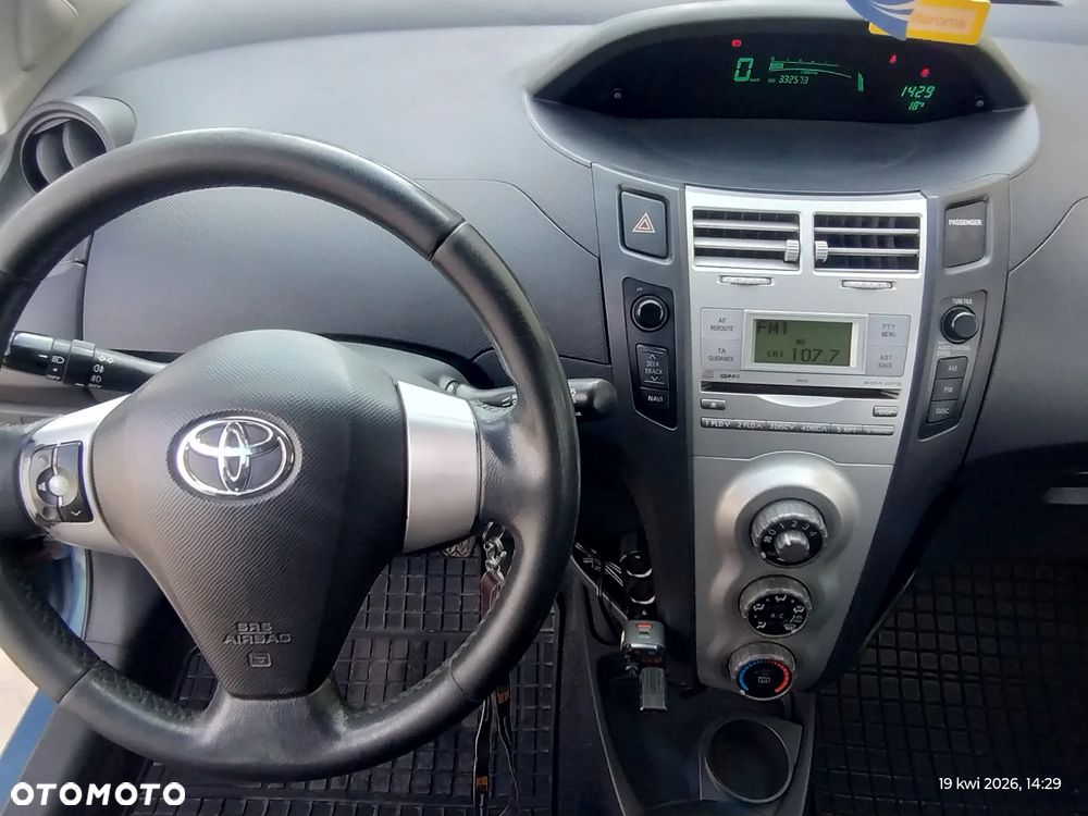 Toyota Yaris - 8