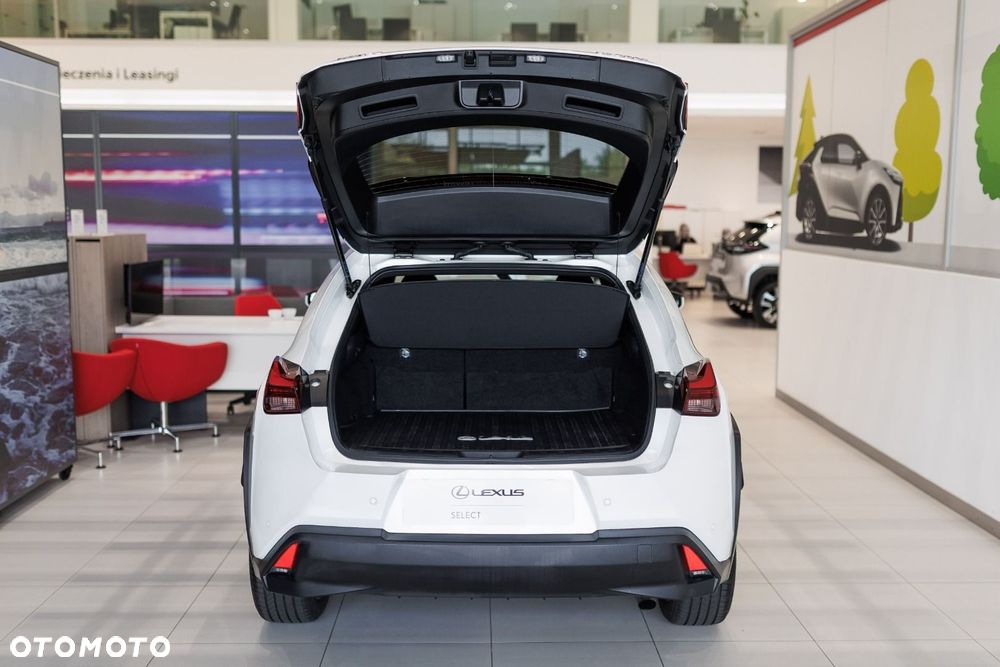 Lexus UX - 16