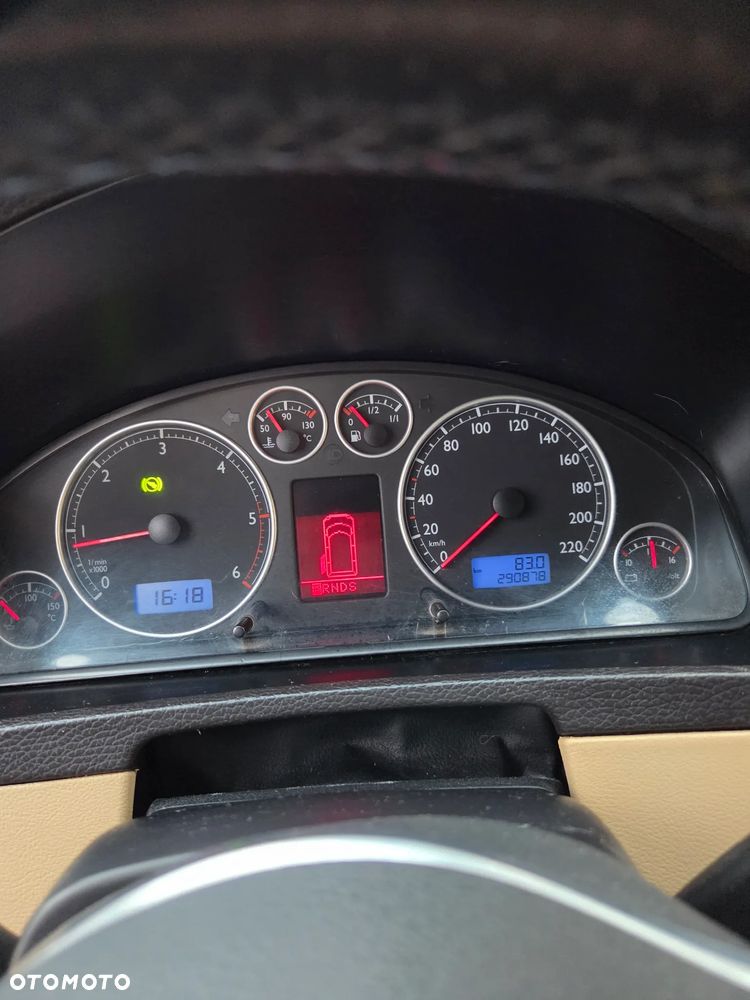 Volkswagen Multivan - 9