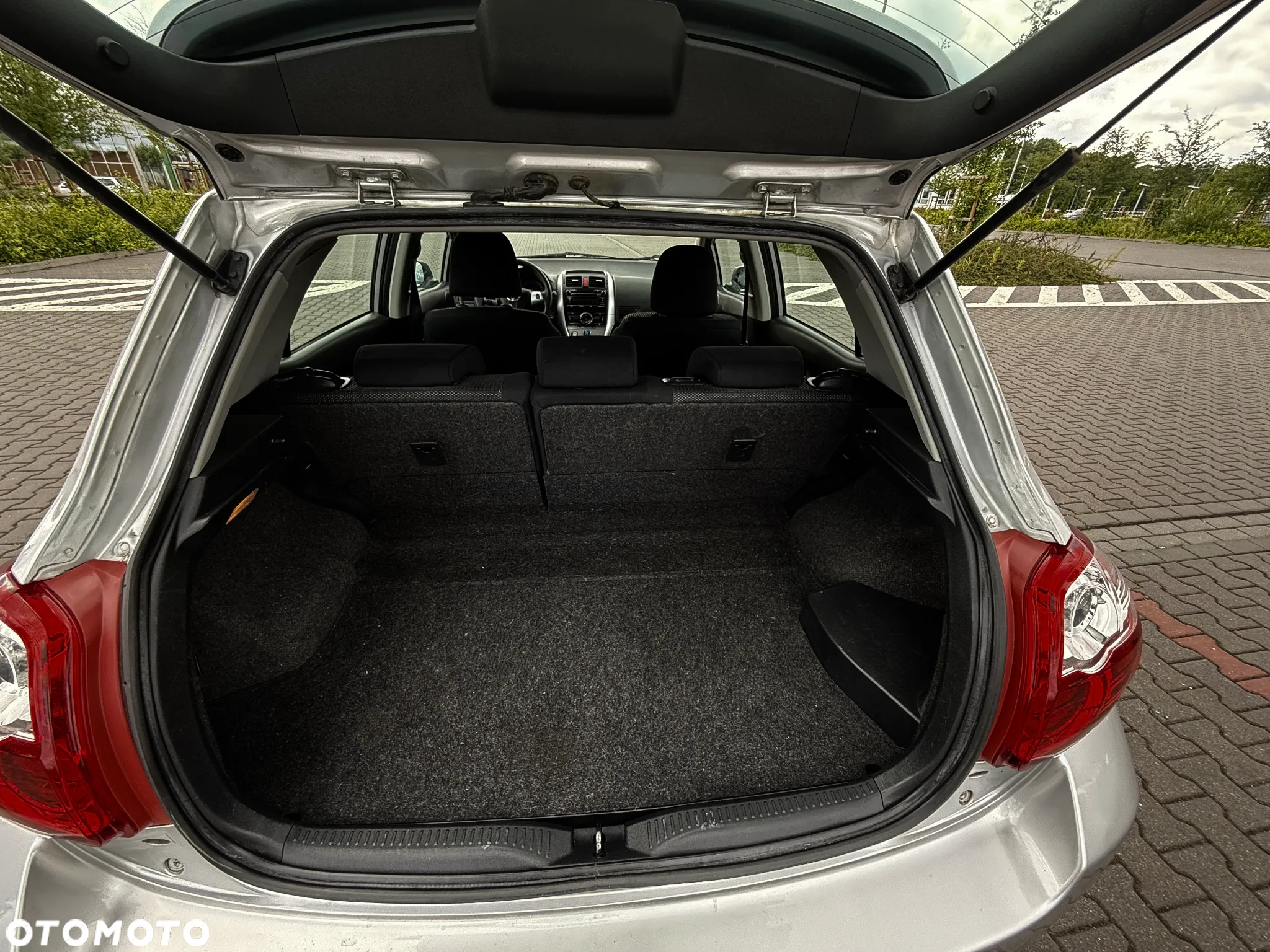 Toyota Auris 1.8 HSD Luna - 23