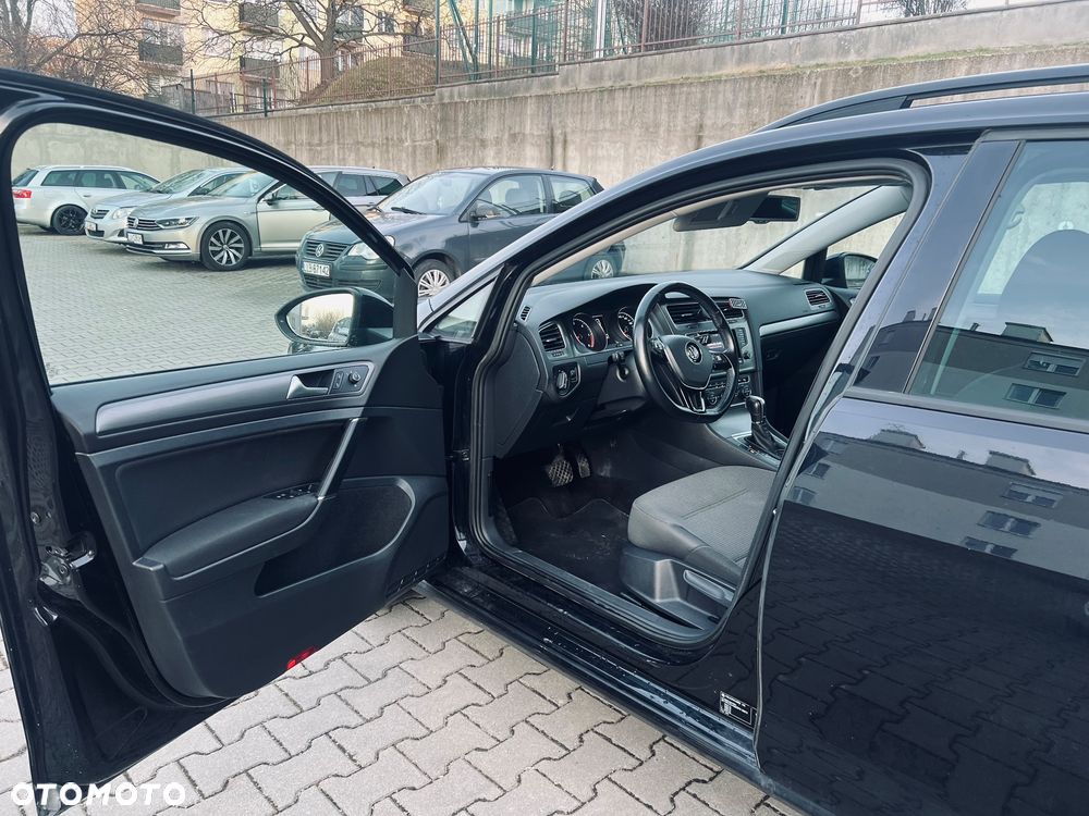 Volkswagen Golf 1.6 TDI Comfortline DSG - 8
