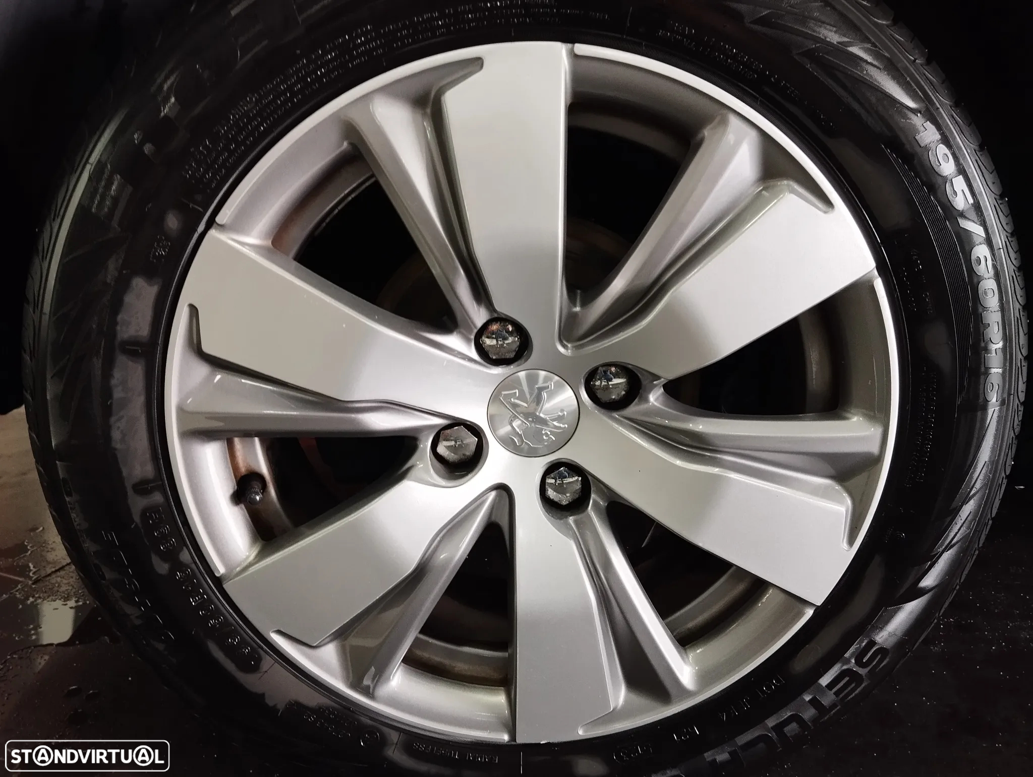 Peugeot 2008 1.4 HDi Active - 9
