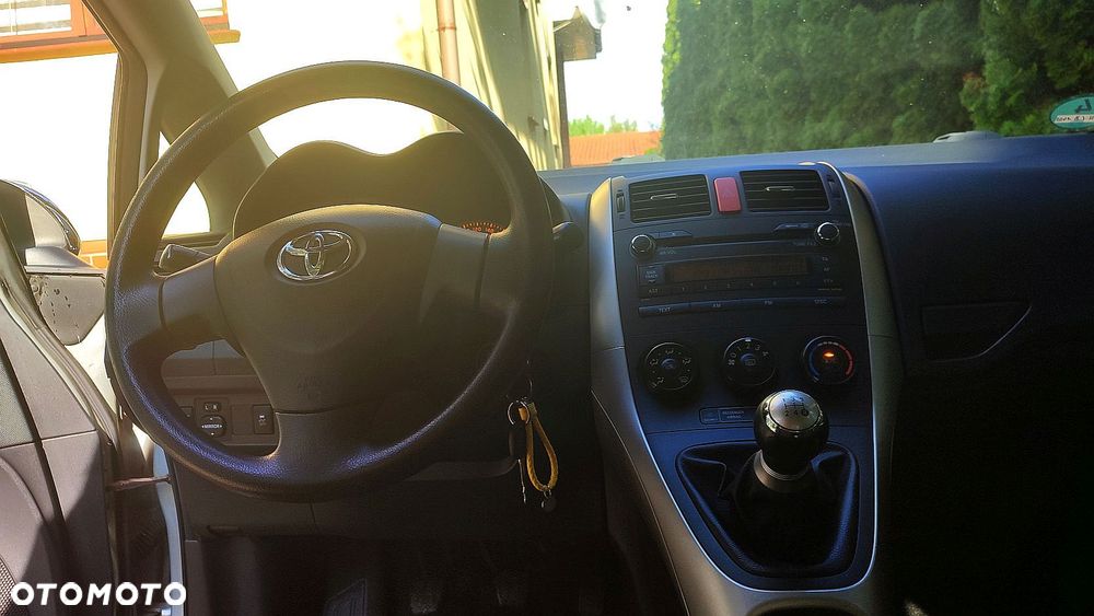 Toyota Auris 1.4 VVT-i Team - 30