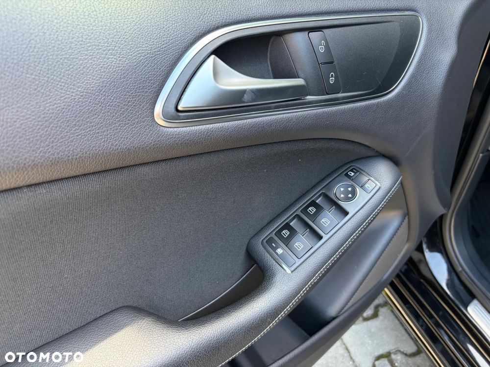 Mercedes-Benz Klasa B 180 BlueEFFICIENCY Edition Style - 17