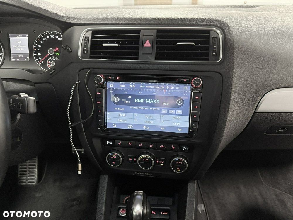 Volkswagen Jetta - 23