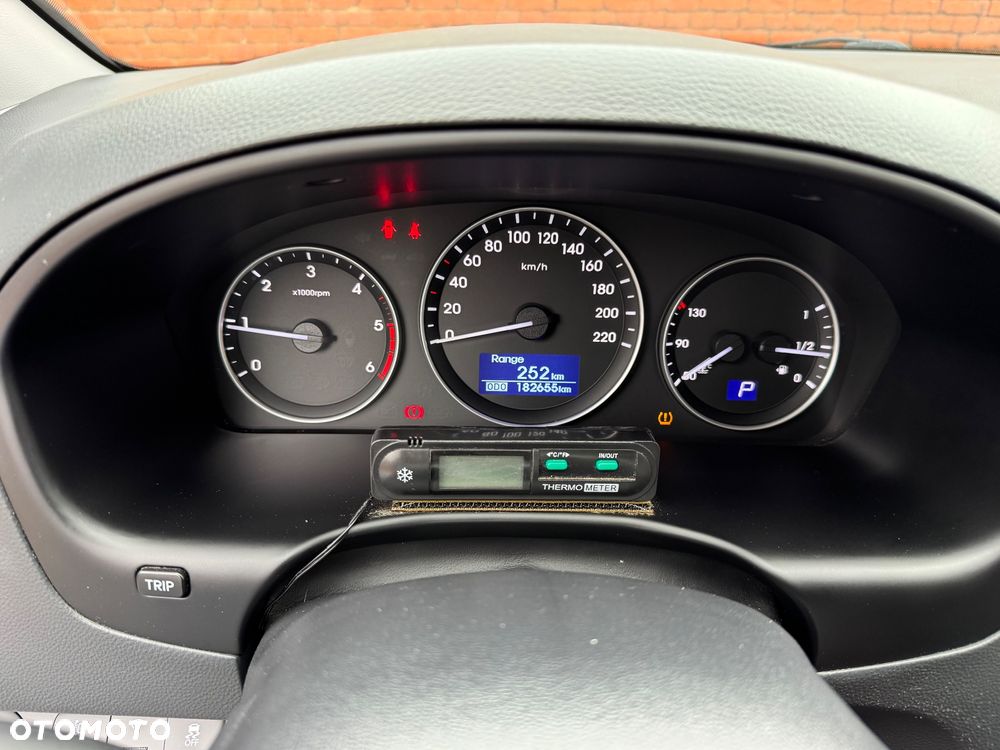 Hyundai H-1 2.5 CRDi Travel Comfort - 25