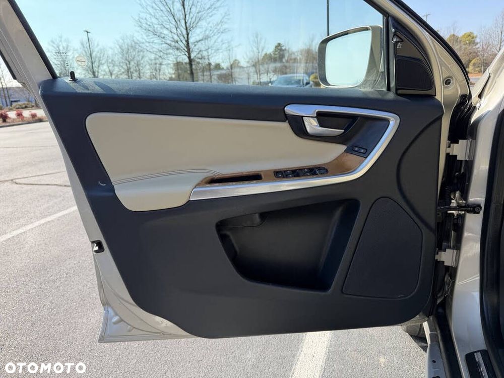 Volvo XC 60 - 11