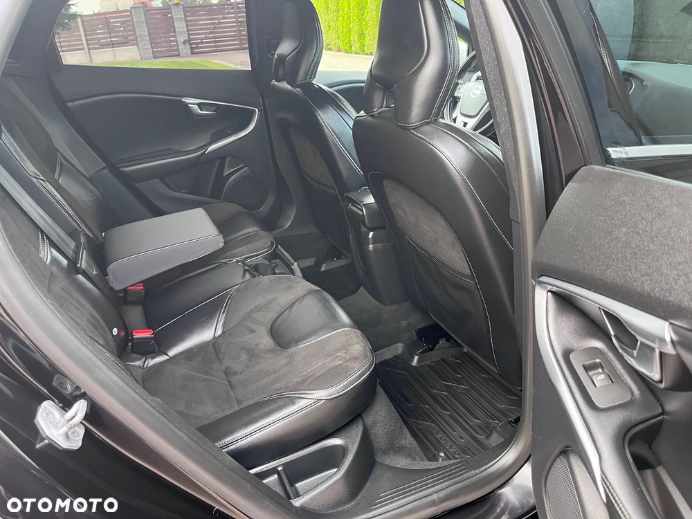 Volvo V40 D2 Drive-E R-Design Momentum - 18