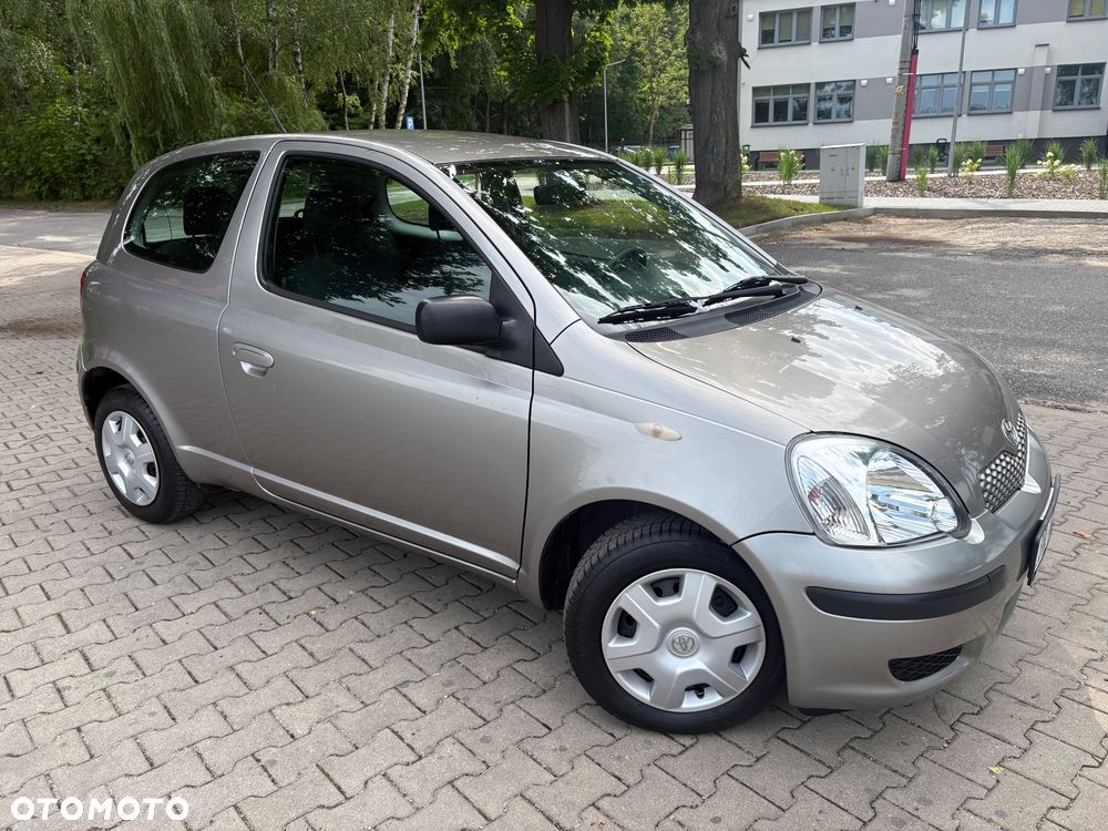 Toyota Yaris 1.0 - 10