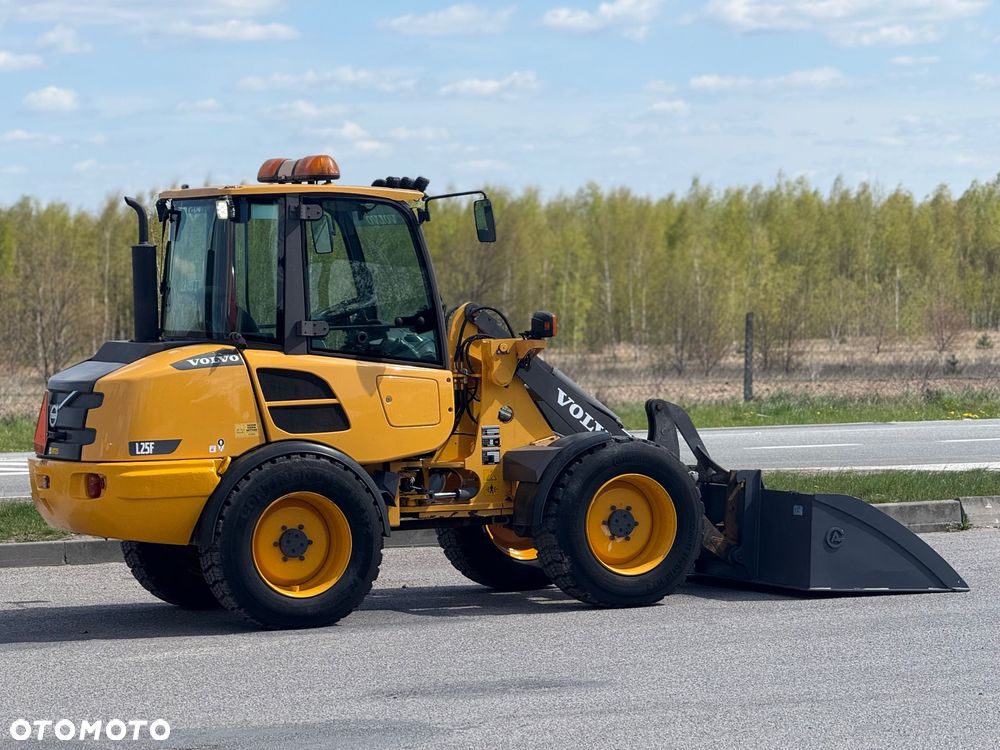 Volvo L25F - 1