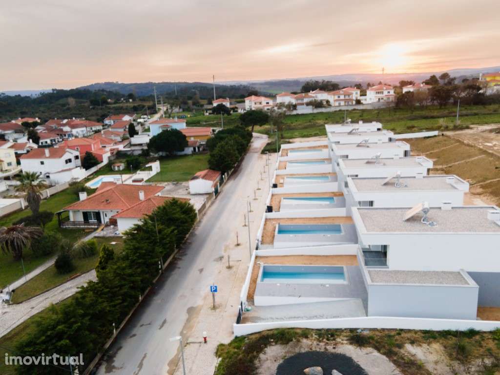 MORADIAS T3 NOVAS COM PISCINA A 5 MINUTOS DAS CALDAS DA RAINHA E DE... - Grande imagem: 4/33