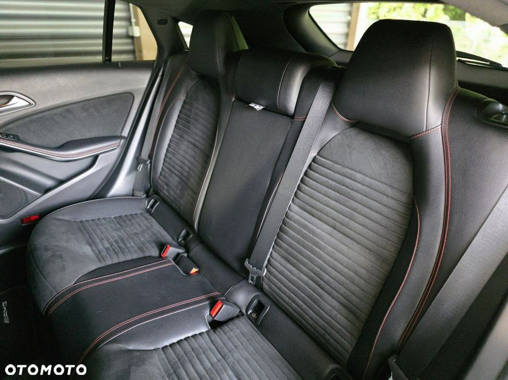 Mercedes-Benz CLA 200 AMG Line - 16