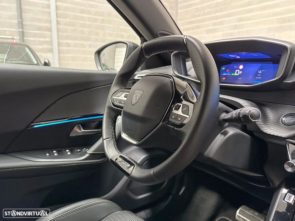Peugeot e-2008 54 kWh GT - 48