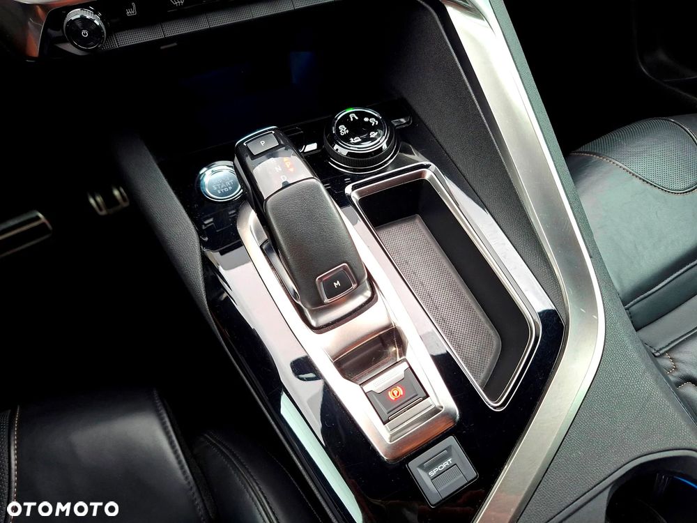 Peugeot 3008 1.6 PureTech GPF GT Line S&S EAT8 - 33