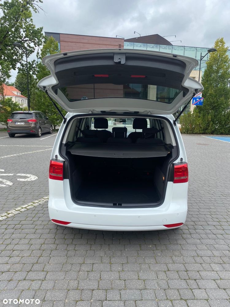 Volkswagen Touran - 5