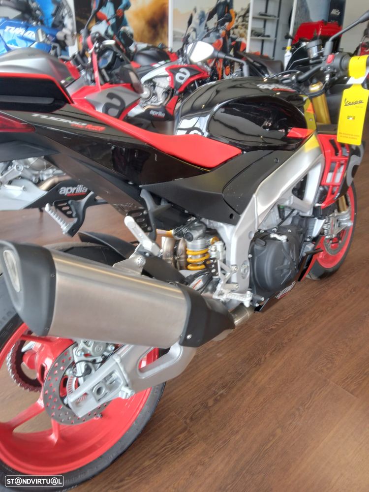 Aprilia Tuono V4 FACTORY - 2