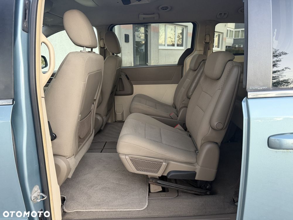 Chrysler Town & Country 3.3 LX - 8