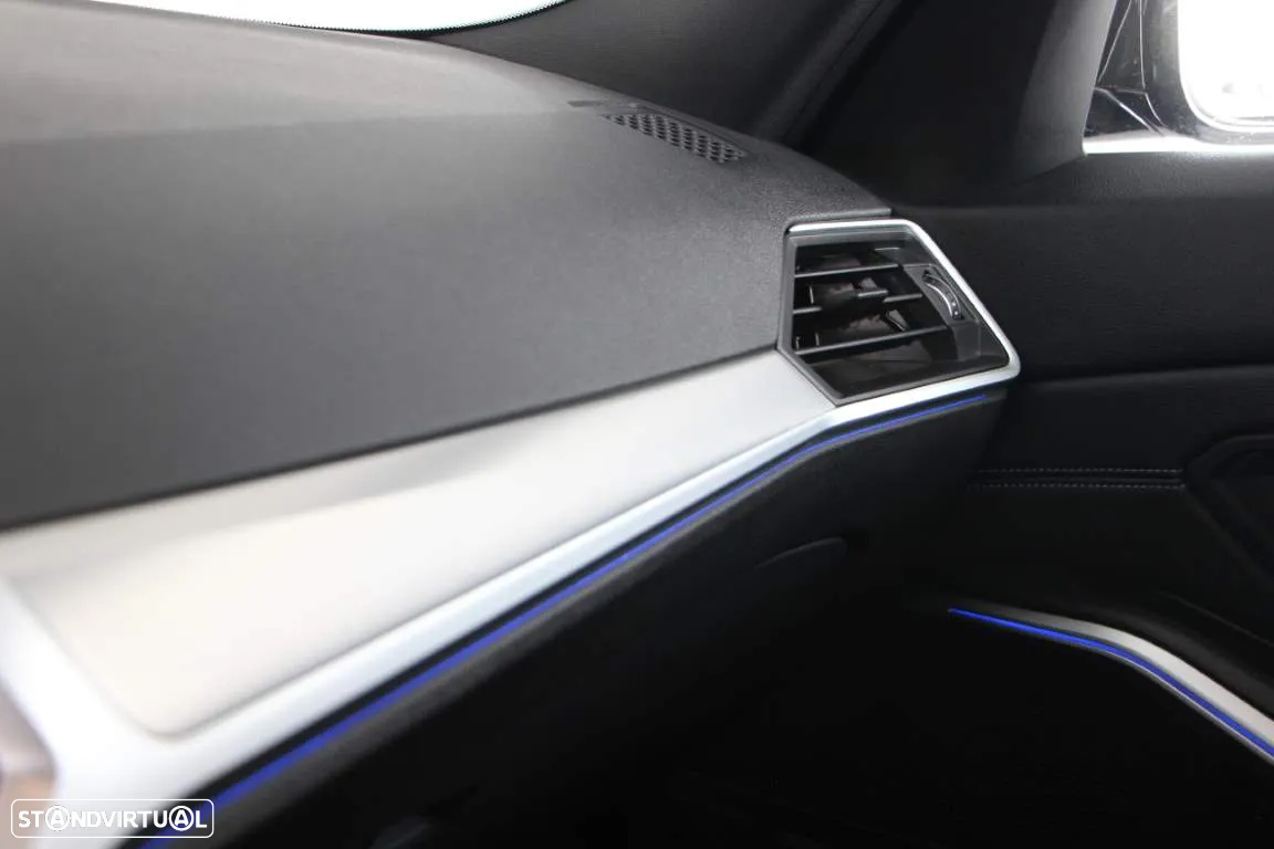 BMW 320 d Auto - 20
