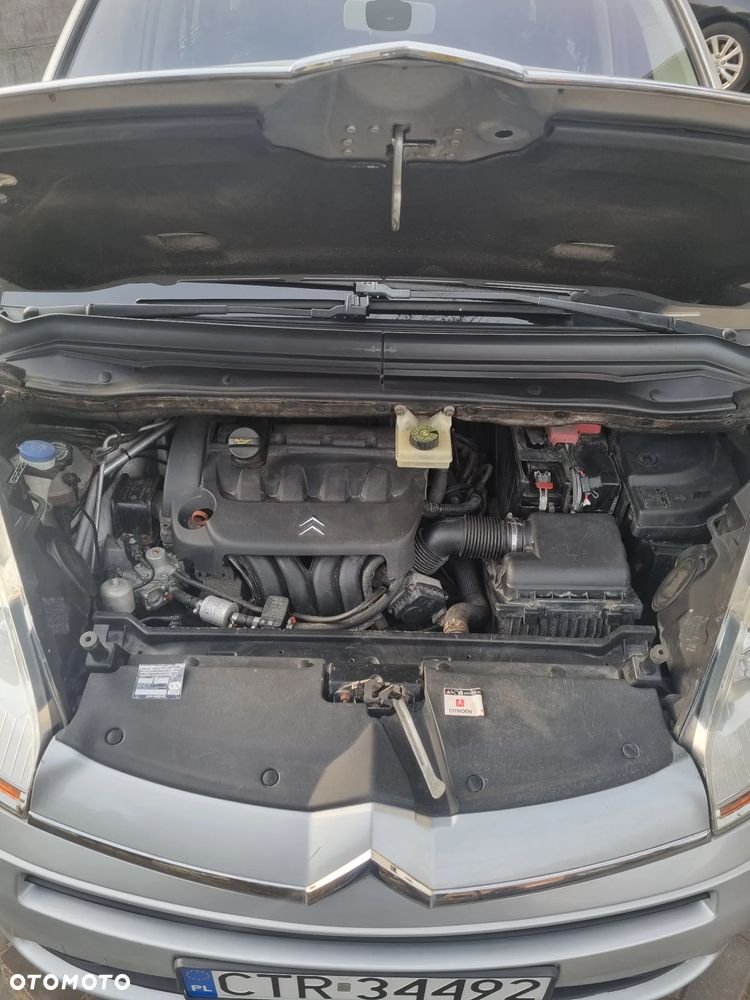 Citroën C4 Grand Picasso 1.8 16V Advance - 15