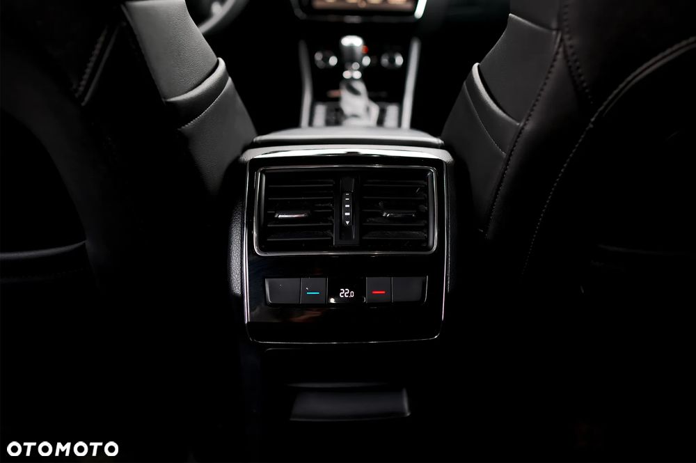 Skoda Superb 2.0 TDI DSG L&K - 38
