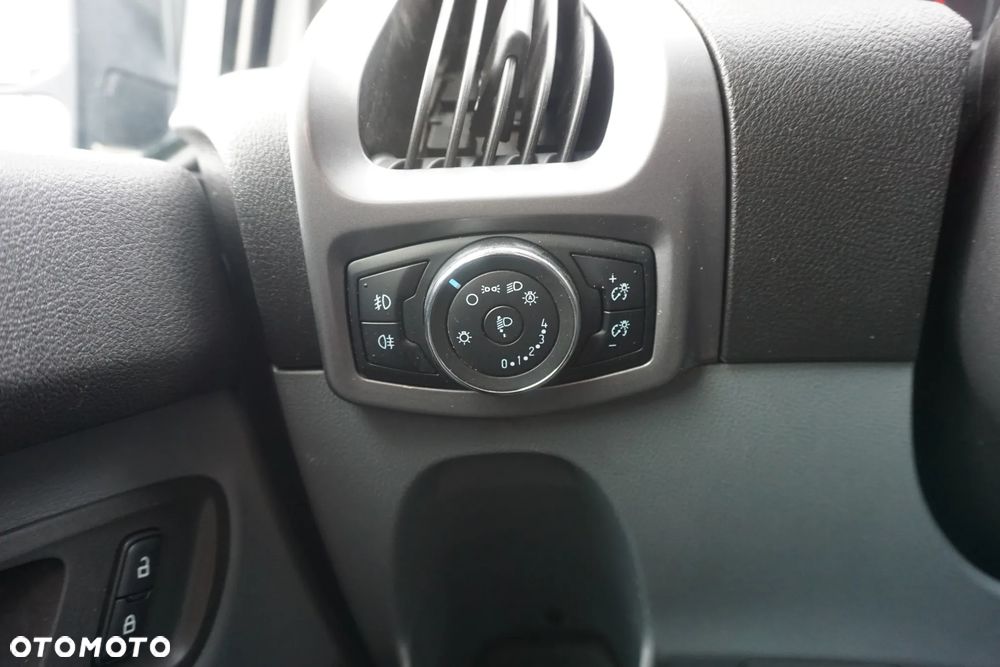 Ford Transit Custom L1H1 270 2,2TDCI 125KM - 10