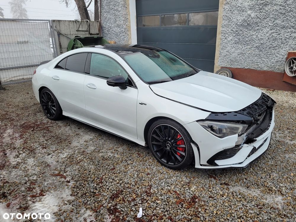 Mercedes-Benz CLA - 4