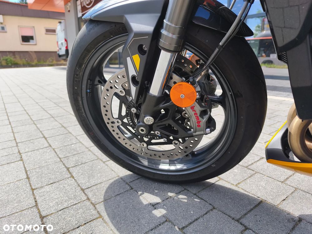Triumph Street Triple - 4
