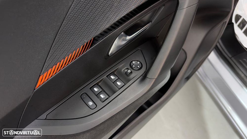 Peugeot e-2008 Active - 19