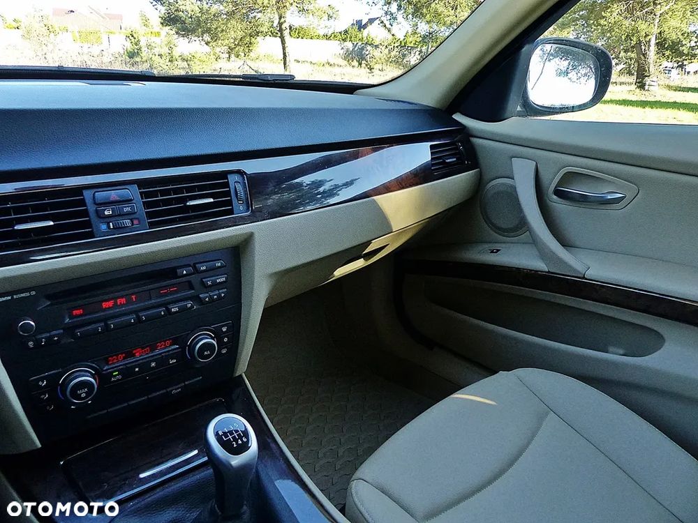 BMW Seria 3 318i Edition Exclusive - 33