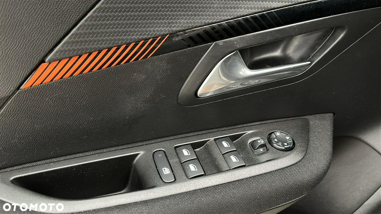 Peugeot 208 - 14
