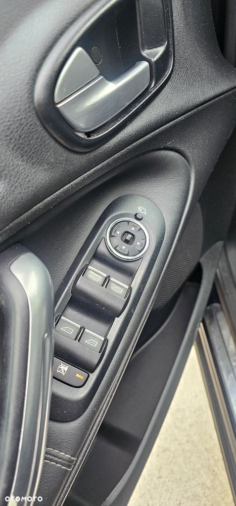Ford S-Max 2.0 TDCi DPF Titanium X - 32