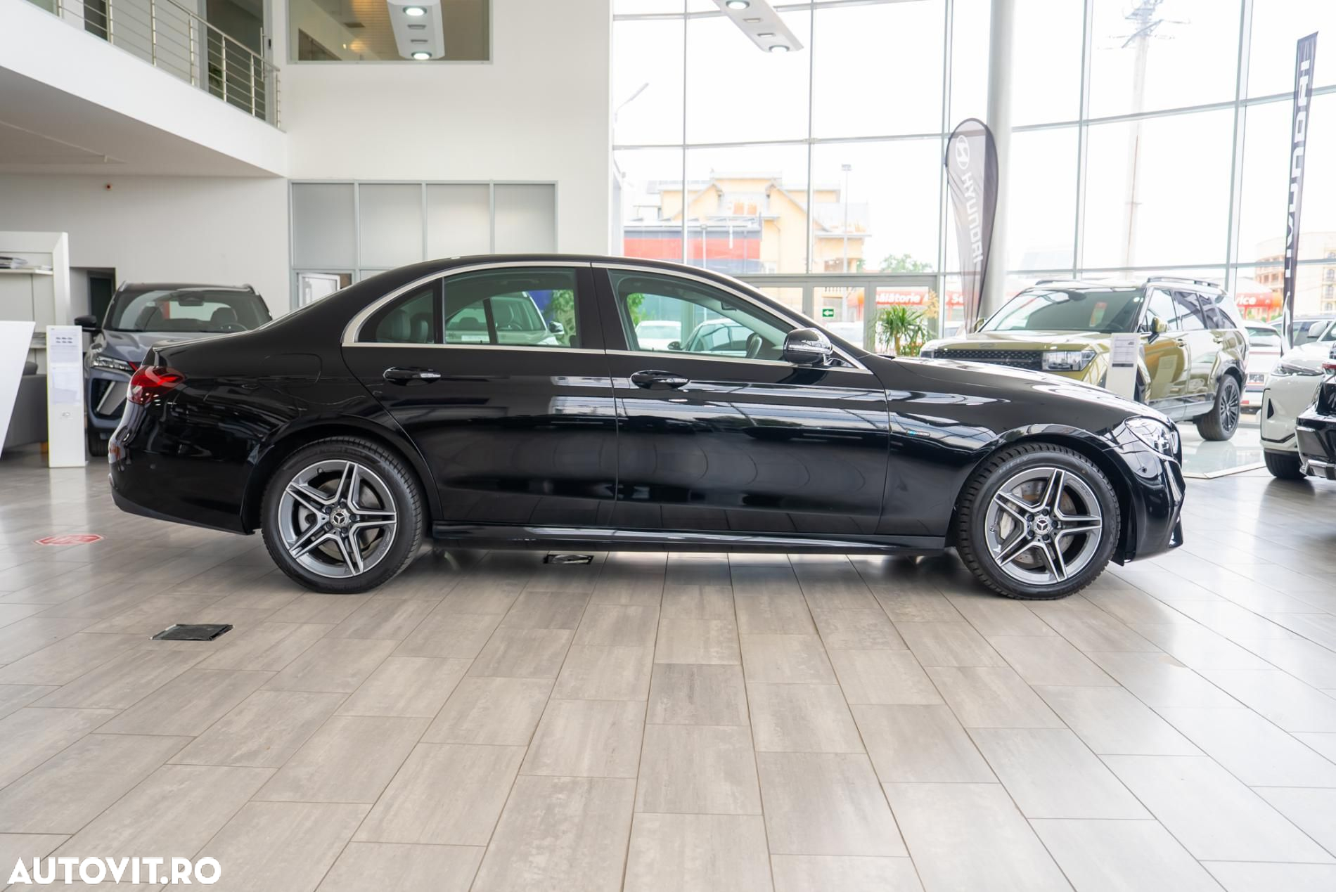 Mercedes-Benz E 350e 9G-TRONIC AMG Line - 11