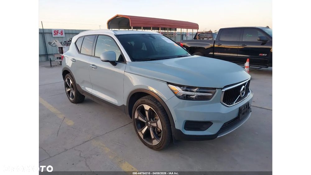 Volvo XC 40 T5 AWD Momentum - 1