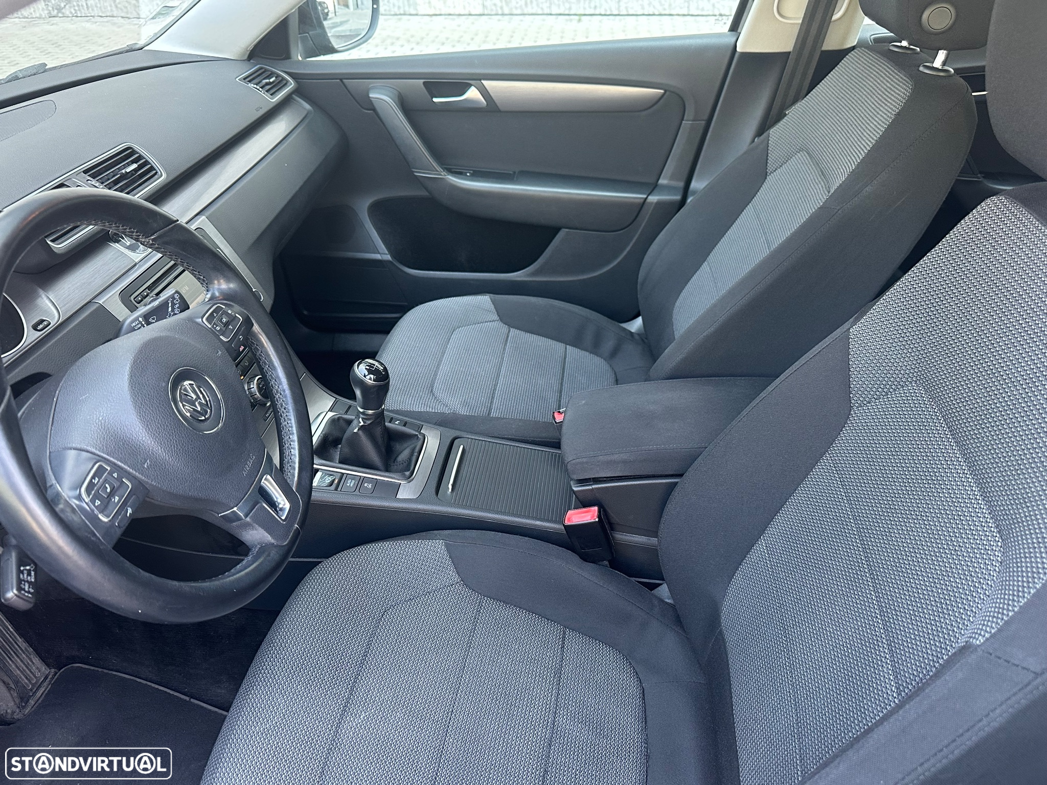 VW Passat Variant 2.0 TDi Confortline - 8