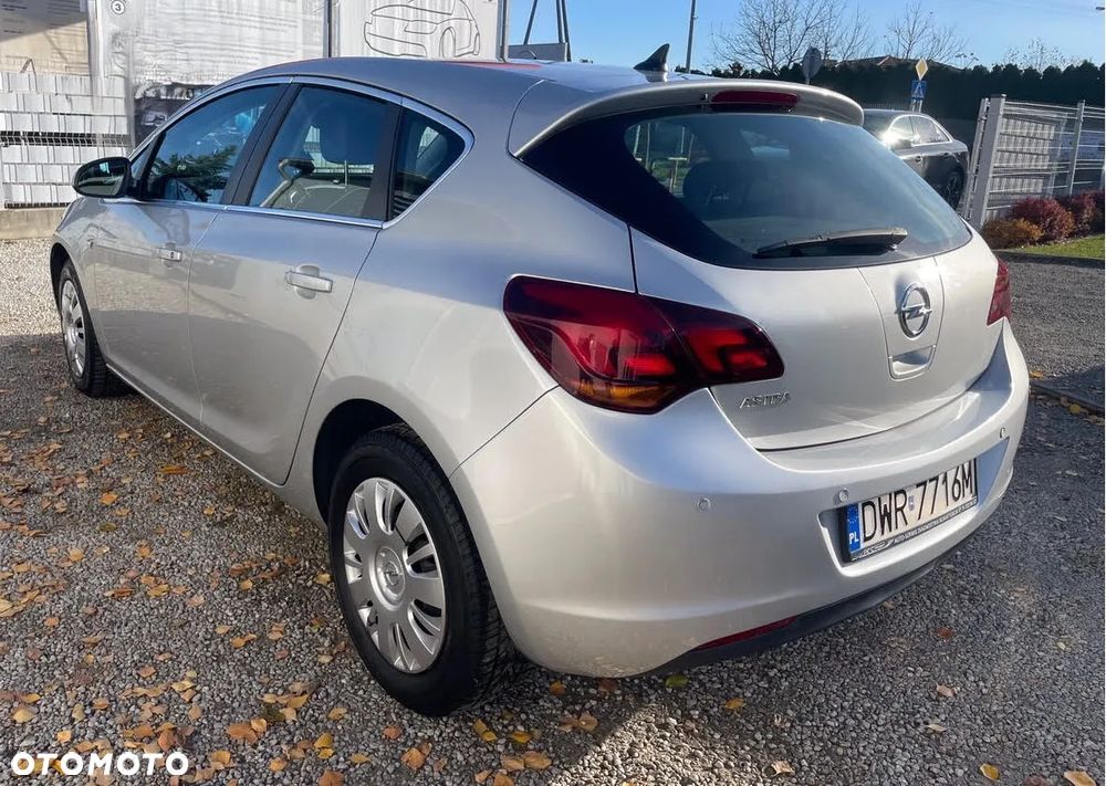 Opel Astra 1.6 Cosmo - 6