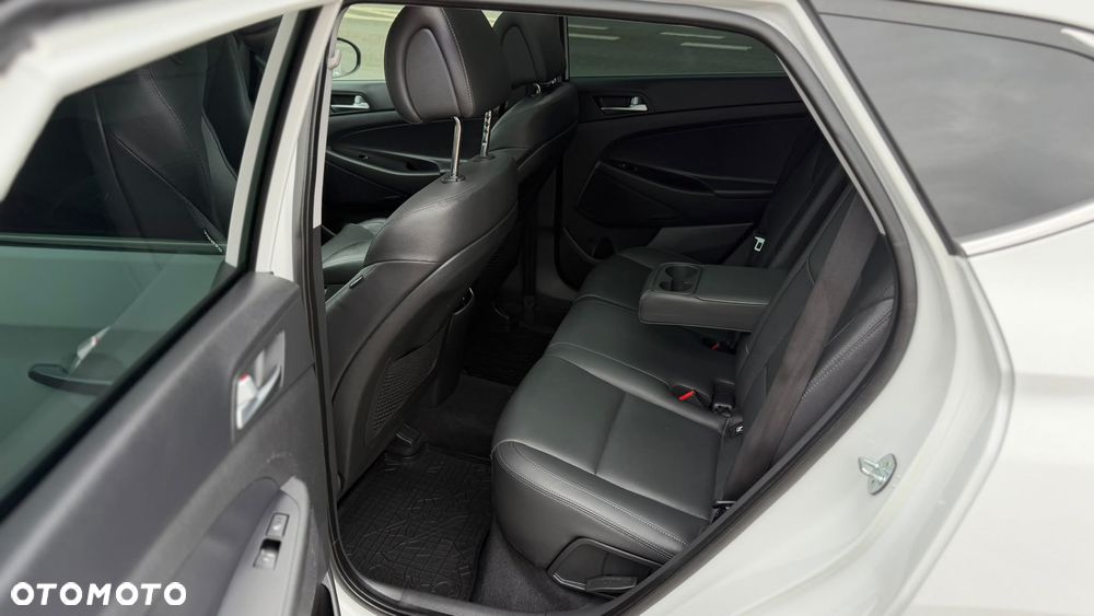 Hyundai Tucson blue 1.7 CRDi 2WD DCT Premium - 19