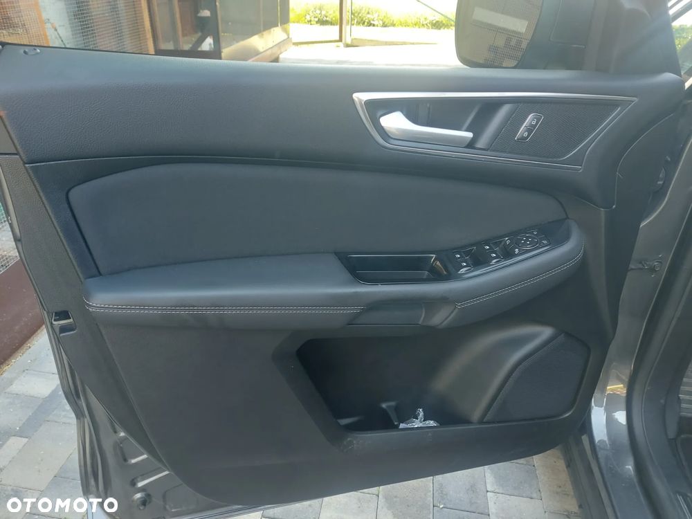 Ford S-Max - 12