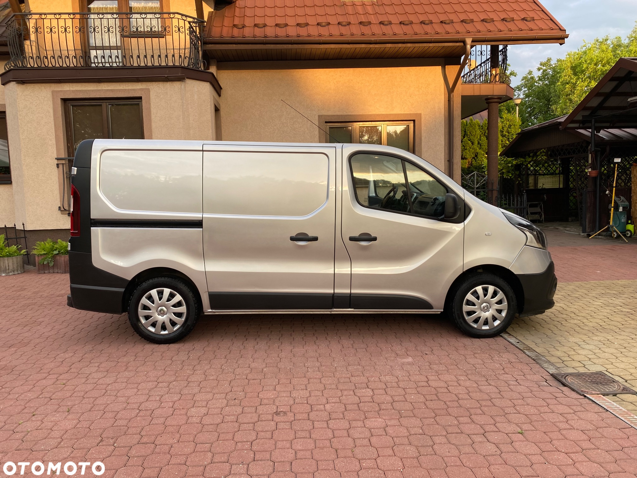 Renault TRAFIC L1 H1 profesjonalna zabudowa WARSZTATOWA - 4