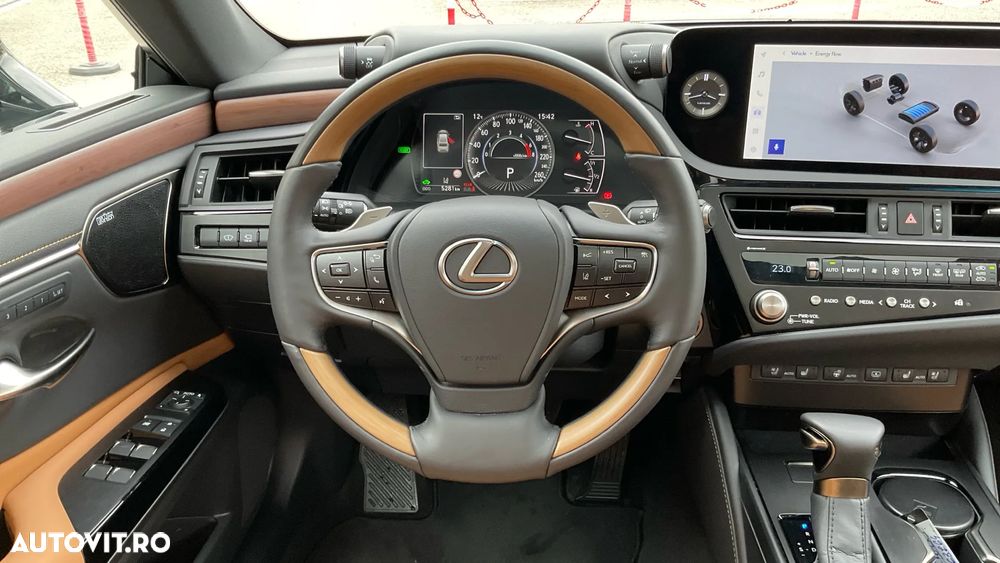 Lexus Seria ES 300h 2.5 TNGA HV 25H- 4X2 CVT Luxury - 20