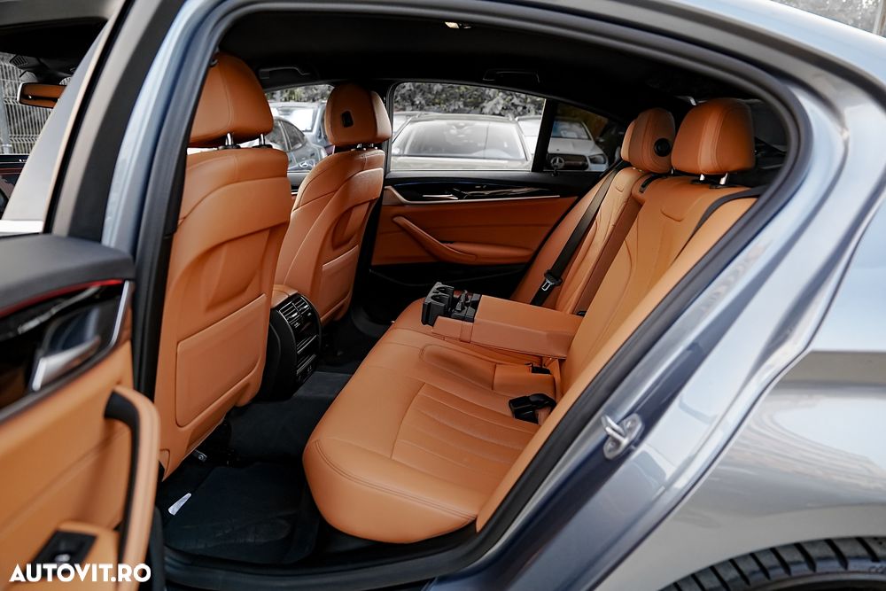 BMW Seria 5 530e Aut. Luxury Line - 12