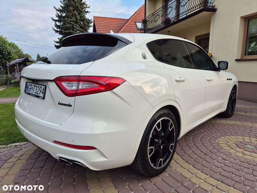 Maserati Levante - 5