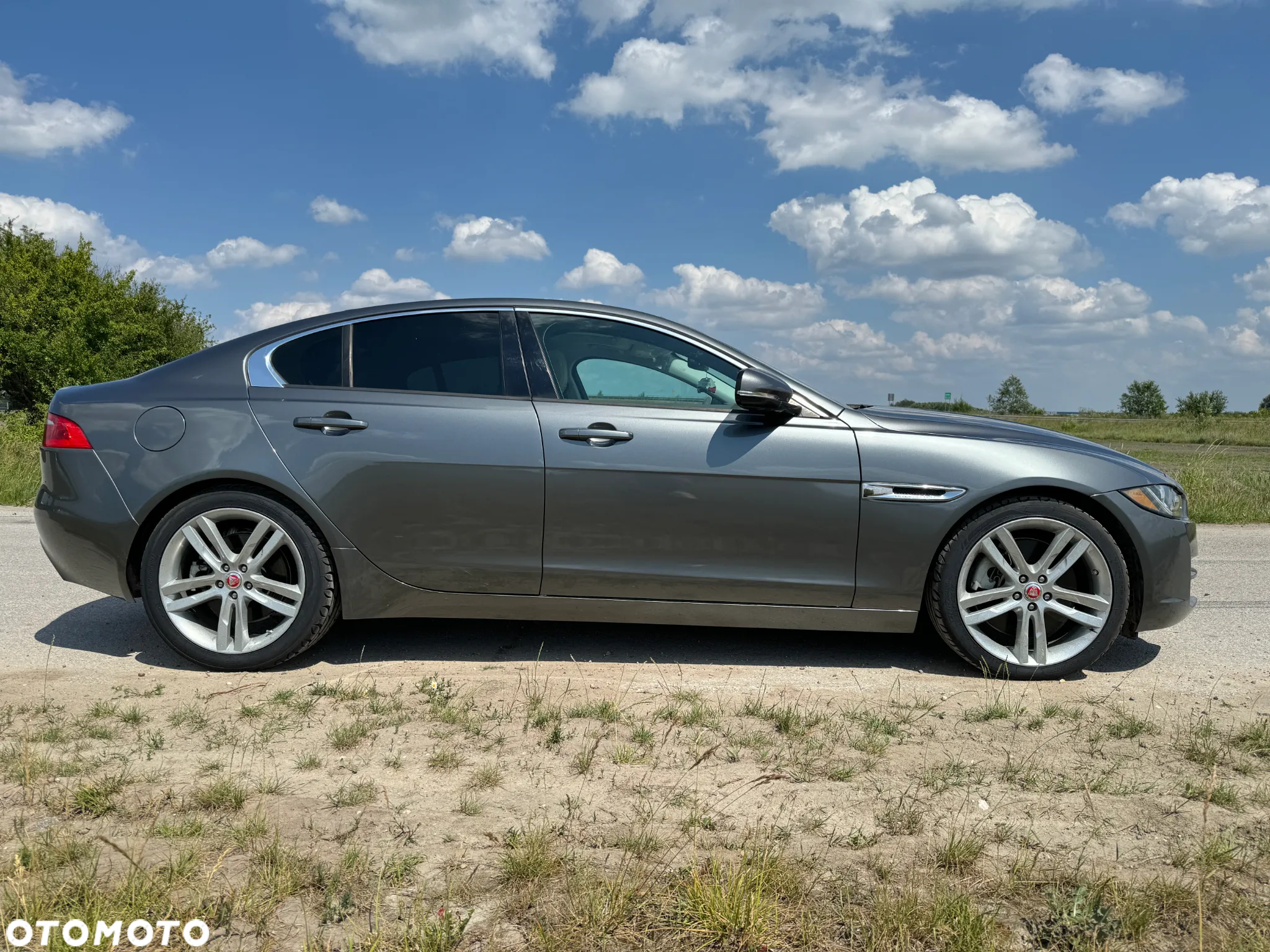 Jaguar XE S - 4
