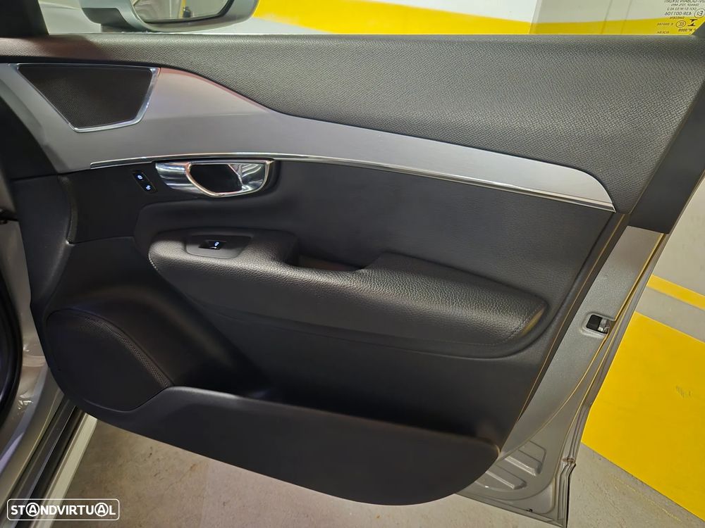 Volvo XC 90 2.0 D5 Momentum AWD - 50