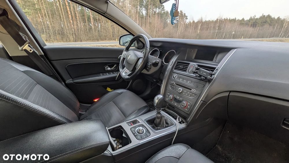 Renault Latitude 2.0 dCi Privilege - 11