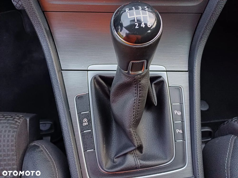Volkswagen Golf - 16